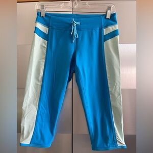 Lululemon turquoise and light turquoise capri Athletic Bottoms
